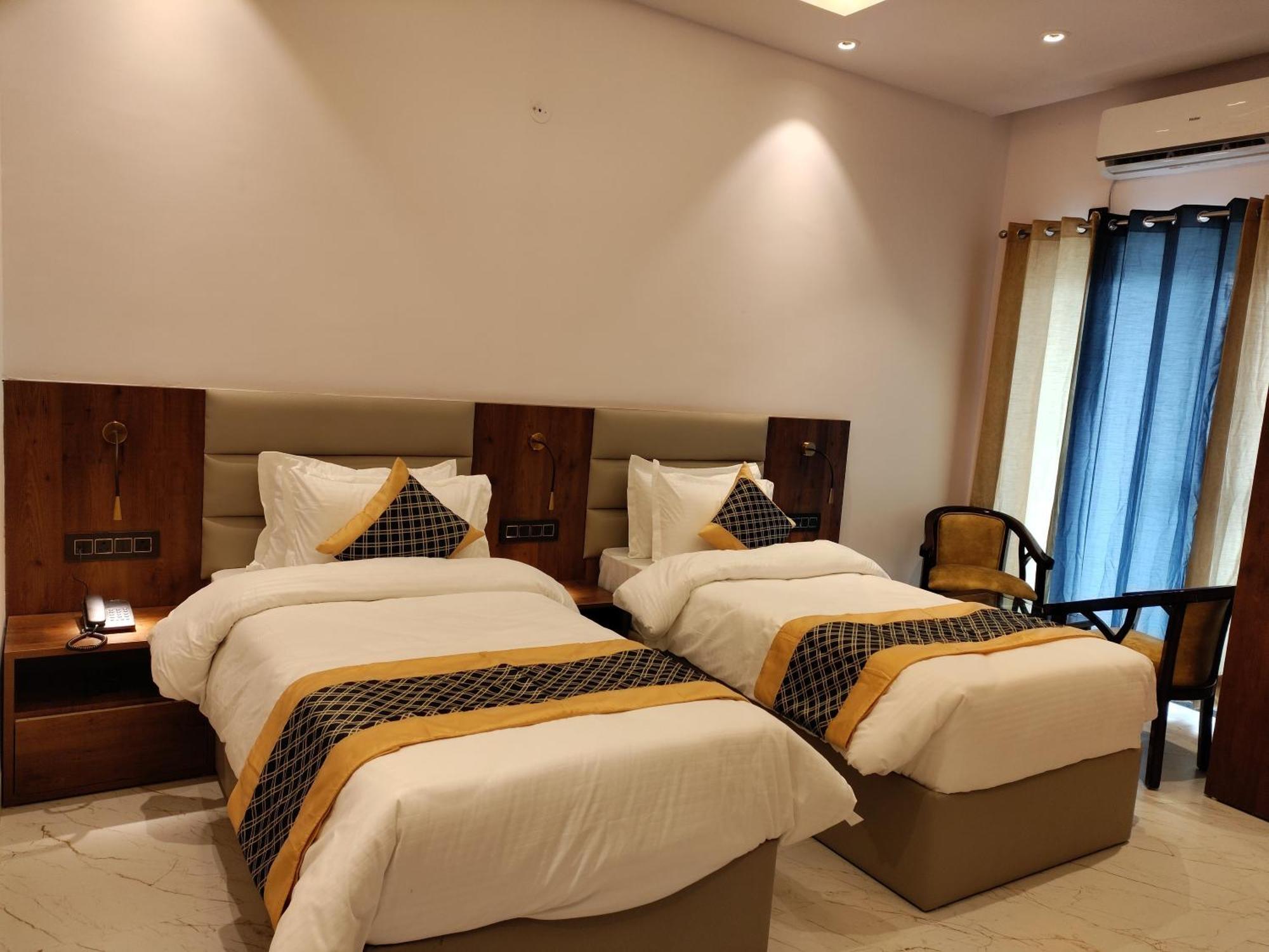 Emerald Suites Greater Noida Δωμάτιο φωτογραφία