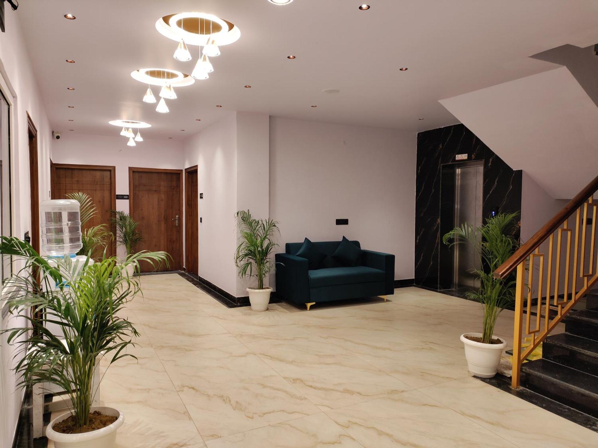 Emerald Suites Greater Noida Εξωτερικό φωτογραφία