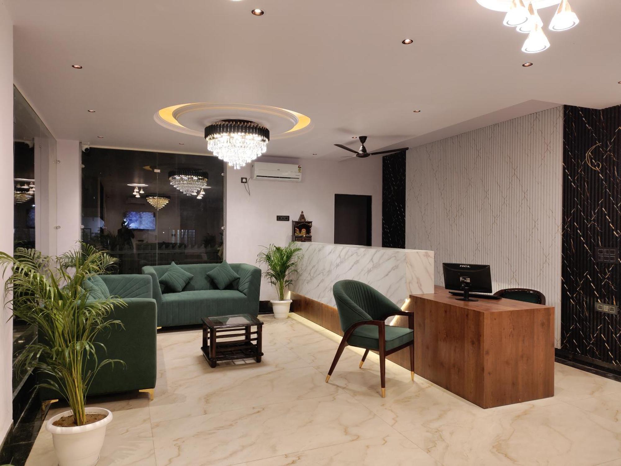 Emerald Suites Greater Noida Εξωτερικό φωτογραφία