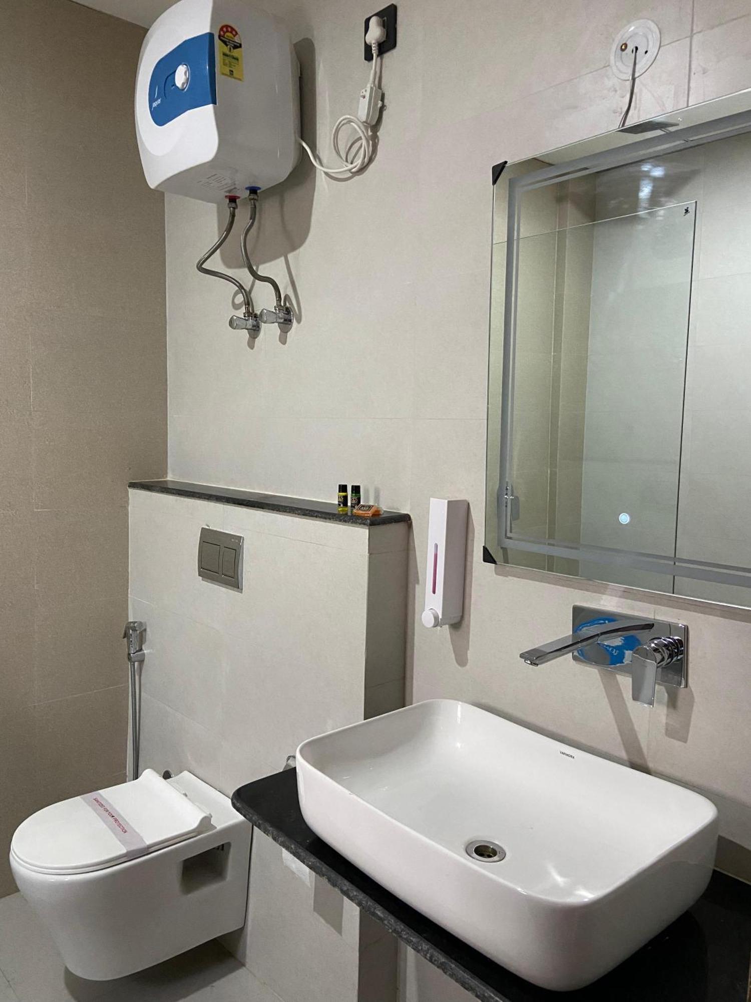 Emerald Suites Greater Noida Δωμάτιο φωτογραφία