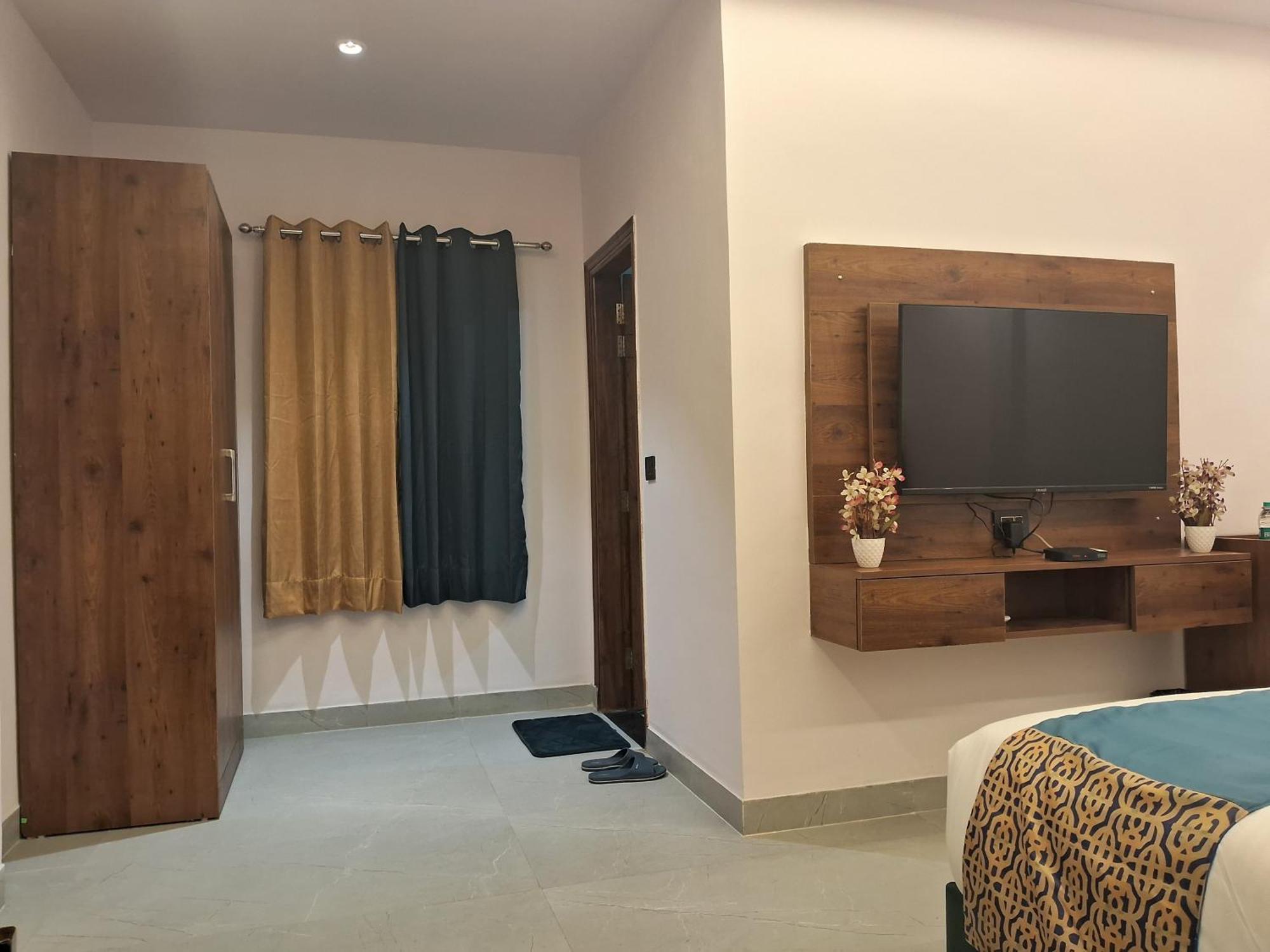 Emerald Suites Greater Noida Δωμάτιο φωτογραφία