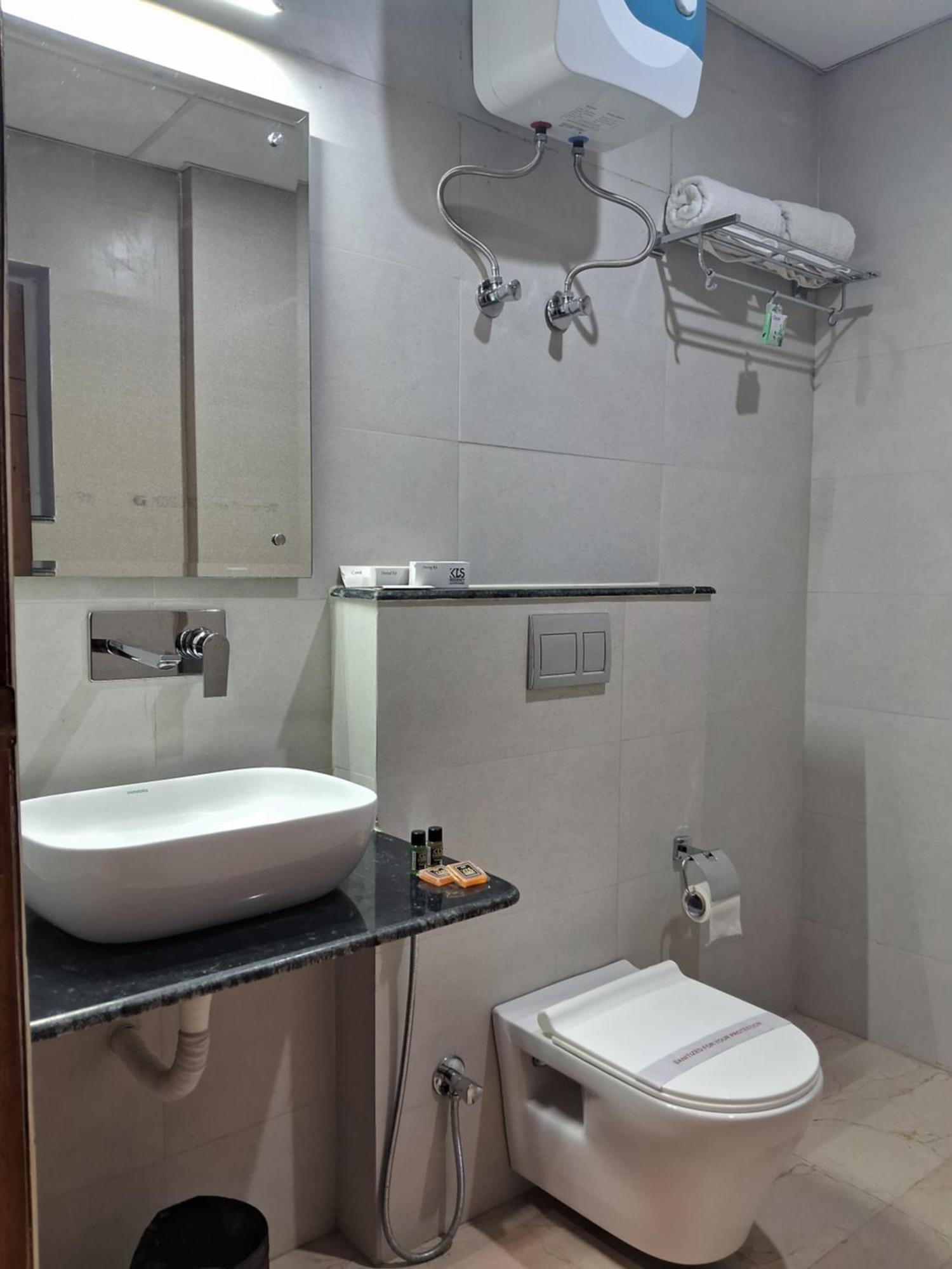 Emerald Suites Greater Noida Δωμάτιο φωτογραφία