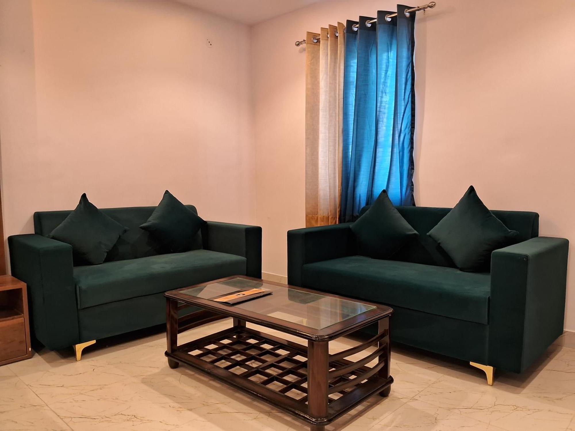 Emerald Suites Greater Noida Δωμάτιο φωτογραφία