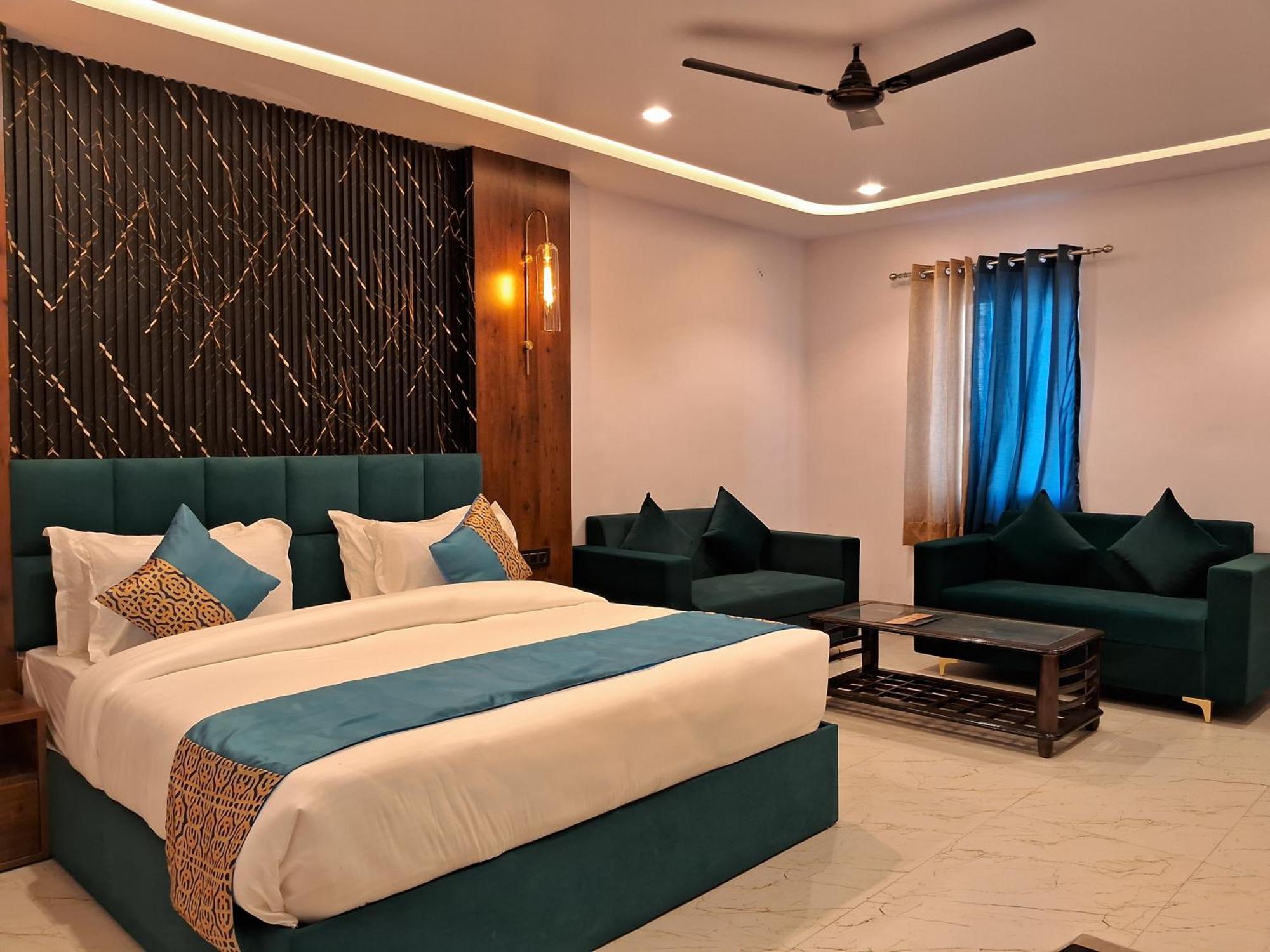 Emerald Suites Greater Noida Δωμάτιο φωτογραφία